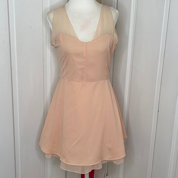 TOBI•DRESS - Picture 2 of 10